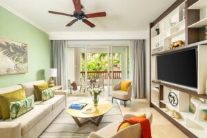 Tropical Paradise Awaits: 2 Bedroom Suite in Cancun