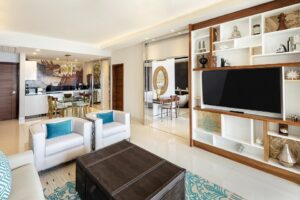 Chic Cabo Escape: 1 Bedroom Suite with Resort Amenities