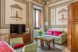 Timeless 2 Bedroom Residence: Palazzo Catalani